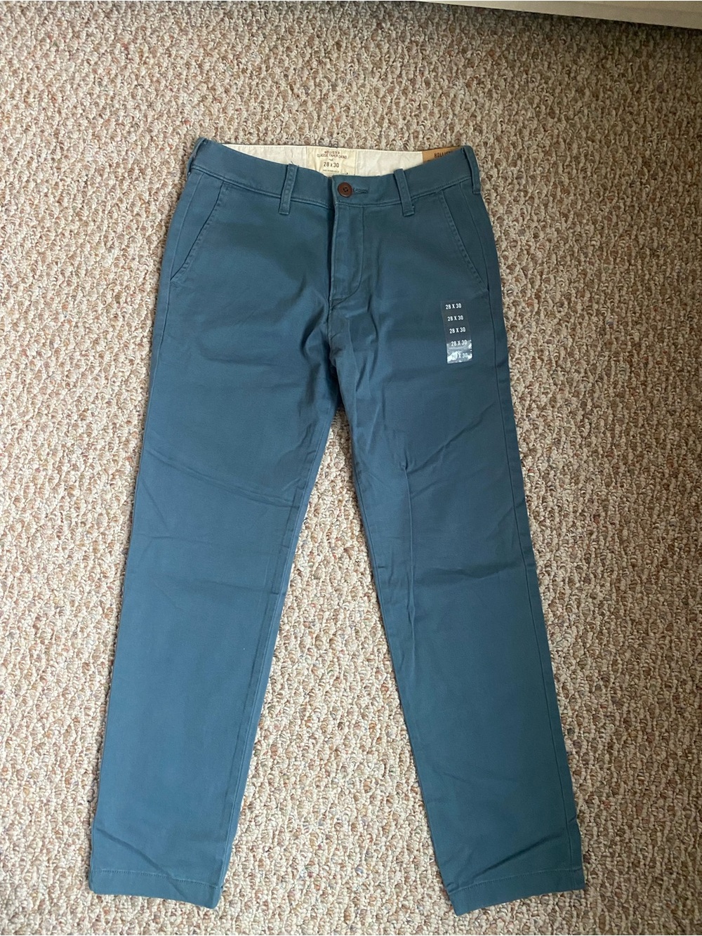 NWT Hollister Classic Taper Chino 28x30
